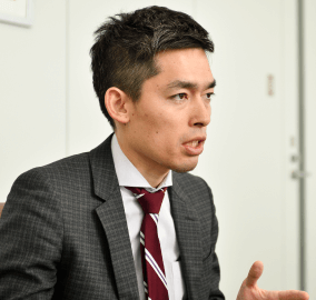 穴沢 知也